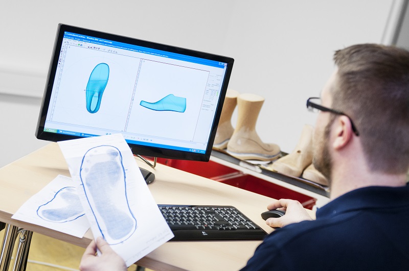 Fußscan wird digital bearbeitet